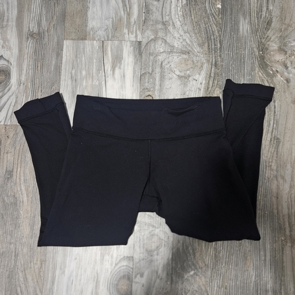 Lululemon cropped leggings see description for sizing - Picture 10 of 15